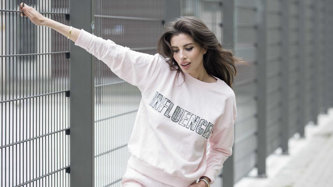 Win een INFLUENCER sweater uit de ORENxEMMA collectie Win een INFLUENCER sweater uit de ORENxEMMA collectie