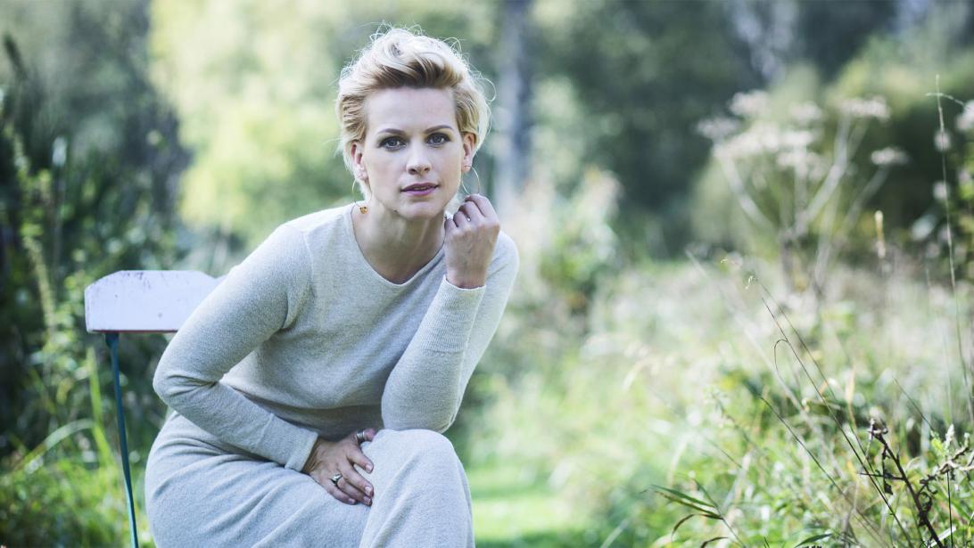 Maak kennis met onze nieuwe gastvrouw: Veerle Baetens Maak kennis met onze nieuwe gastvrouw: Veerle Baetens