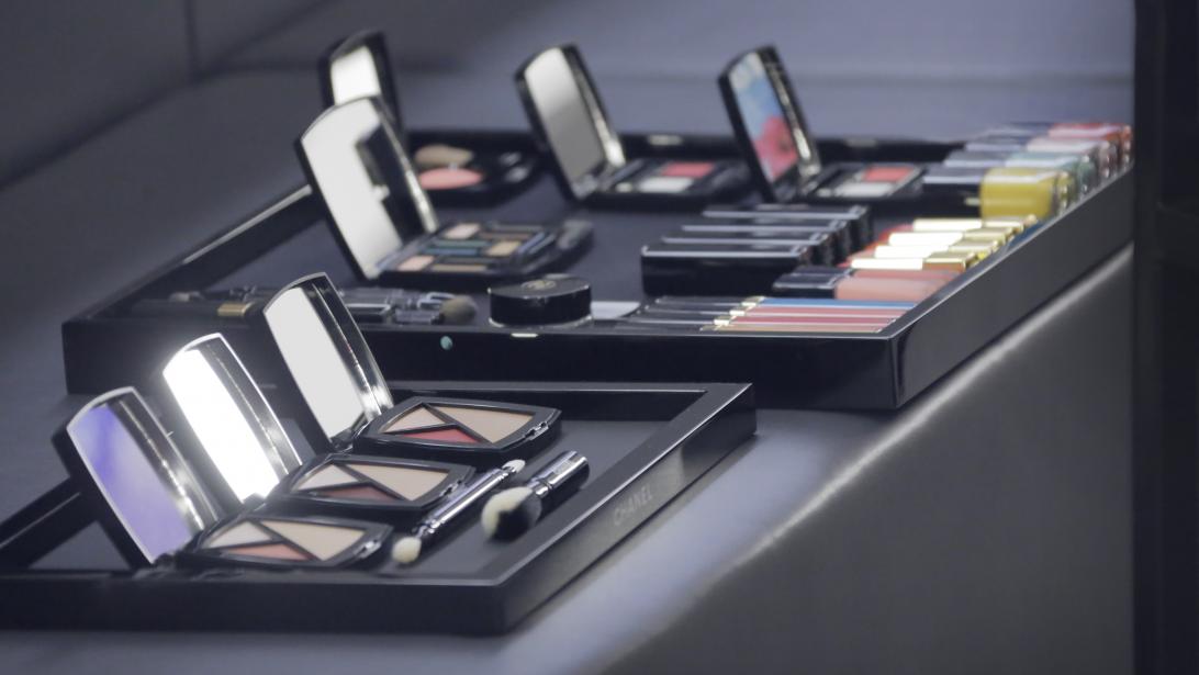 Dé make-up lijn voor de zomer waar je best NU al voor kan sparen Dé make-up lijn voor de zomer waar je best NU al voor kan sparen