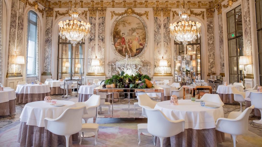 Chics et iconiques: 5 palaces à Paris où on rêve de passer une nuit Chics et iconiques: 5 palaces à Paris où on rêve de passer une nuit