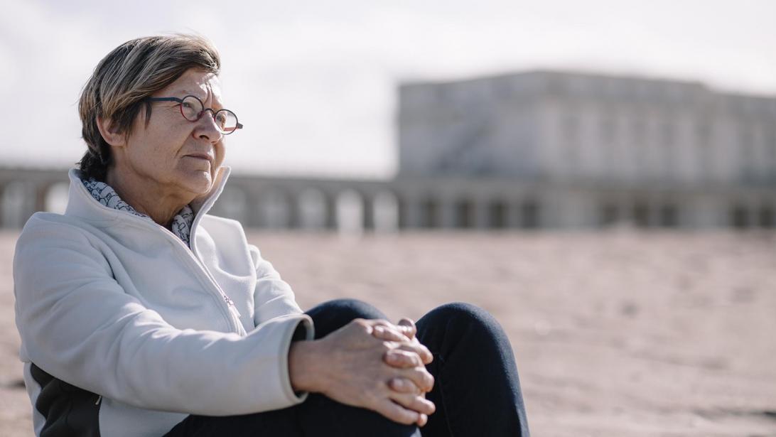 Roos (65) verliet haar man na 20 jaar voor Iris, haar grote liefde Roos (65) verliet haar man na 20 jaar voor Iris, haar grote liefde