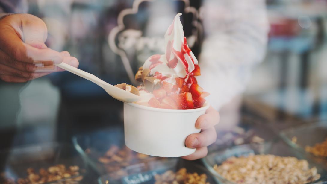 Is yoghurtijs echt gezonder dan gewoon ijs? Is yoghurtijs echt gezonder dan gewoon ijs?