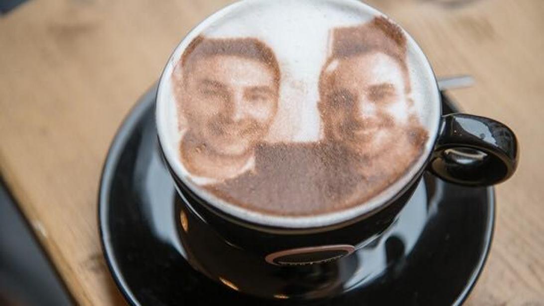Le selfie-coffee, la nouvelle tendance café narcissique Le selfie-coffee, la nouvelle tendance café narcissique