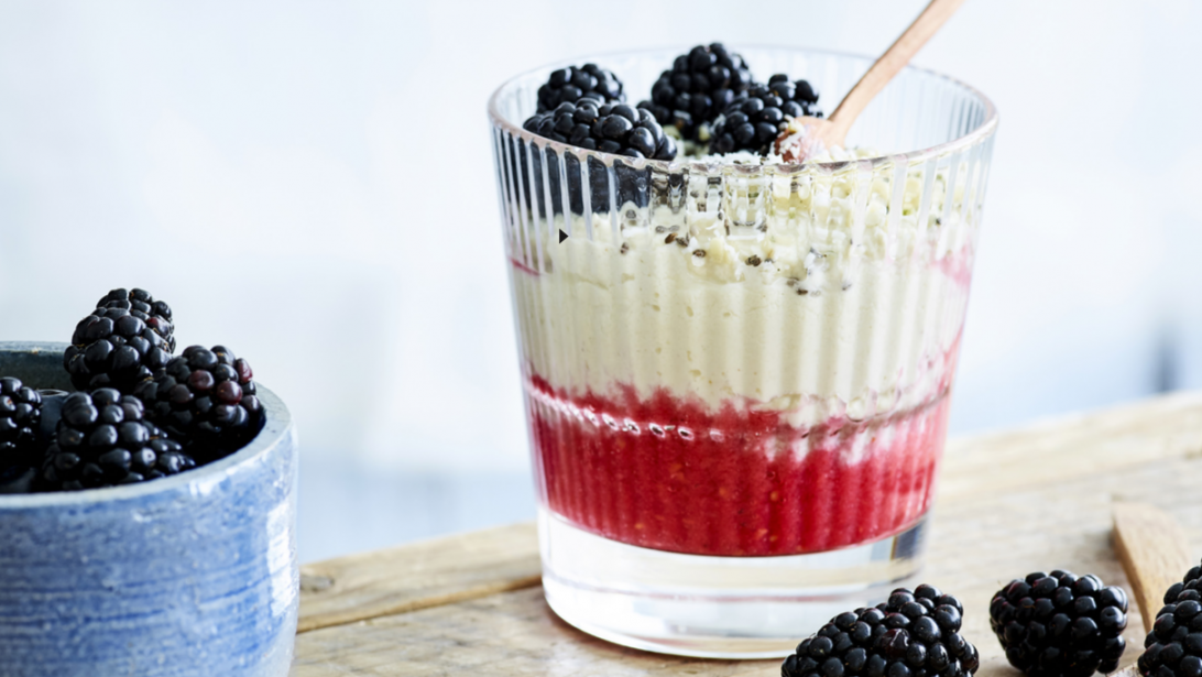 Petit-déj' de championne: parfait au yaourt, noix de cajou et vanille Petit-déj' de championne: parfait au yaourt, noix de cajou et vanille