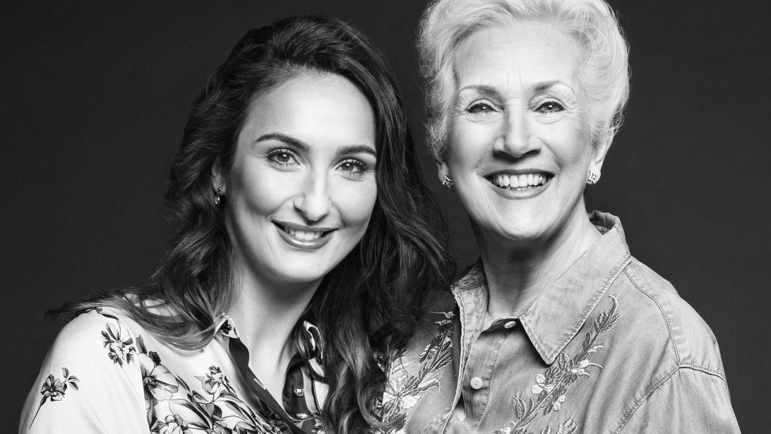 Suzanne (77): "Ik ga nooit het huis uit zonder make-up of met mijn haar niet in de plooi" Suzanne (77): "Ik ga nooit het huis uit zonder make-up of met mijn haar niet in de plooi"