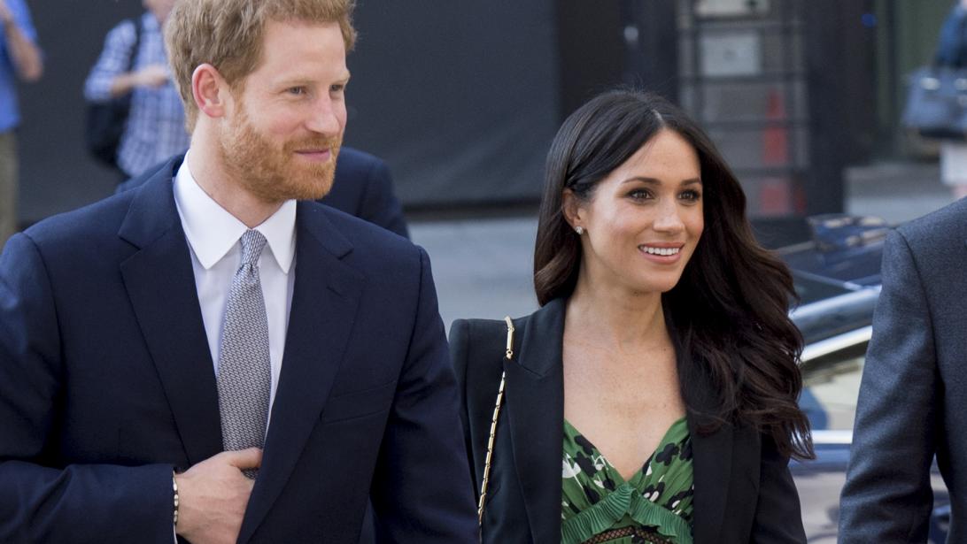 Deze outfit ontbreekt nooit in de reiskoffer van de Britse royals Deze outfit ontbreekt nooit in de reiskoffer van de Britse royals