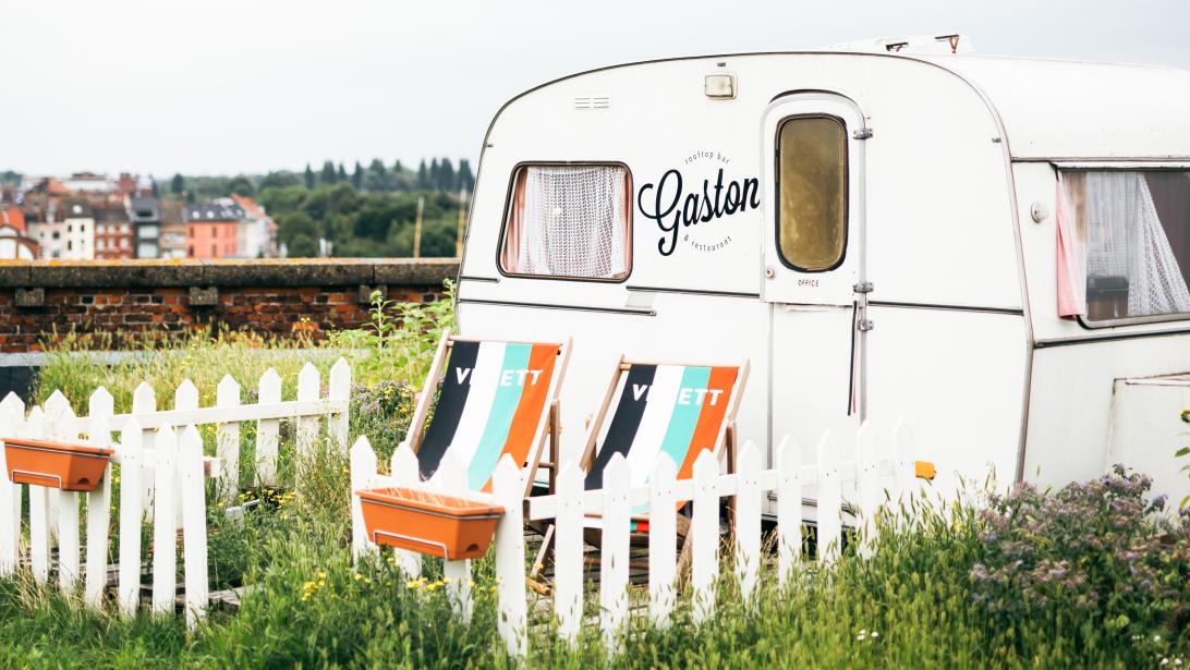 Gaston: hippe rooftop bar met zicht op de skyline van Gent Gaston: hippe rooftop bar met zicht op de skyline van Gent
