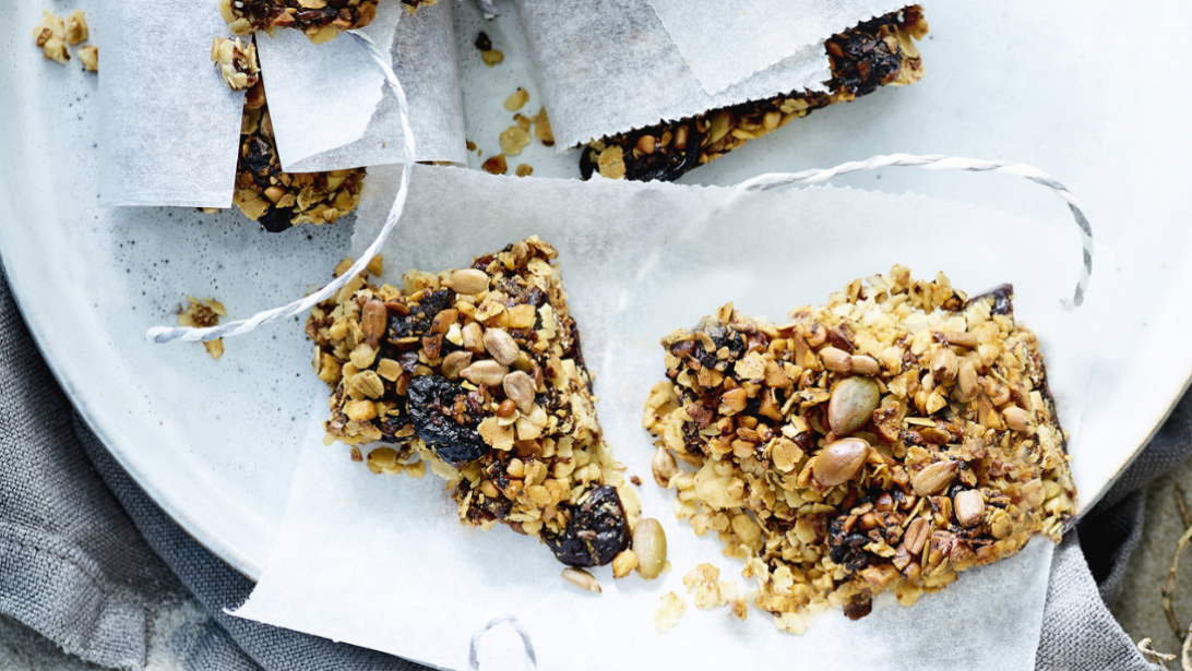 Faites le plein d'énergie avec ces barres de granola à emporter au boulot Faites le plein d'énergie avec ces barres de granola à emporter au boulot