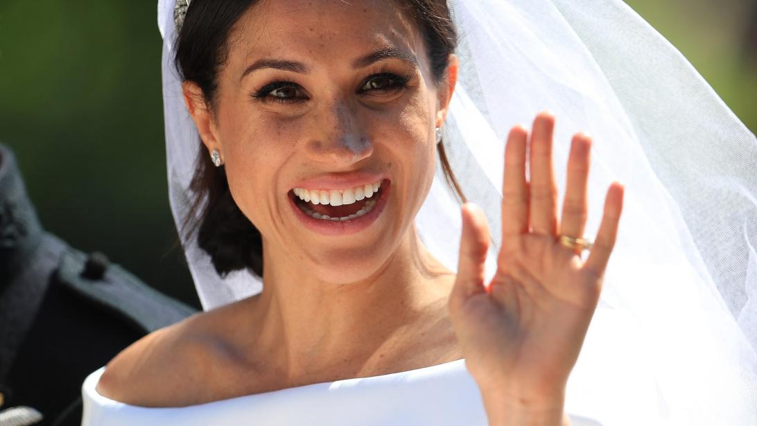 De trouwjurk van deze celeb was nòg populairder dan die van Meghan Markle De trouwjurk van deze celeb was nòg populairder dan die van Meghan Markle