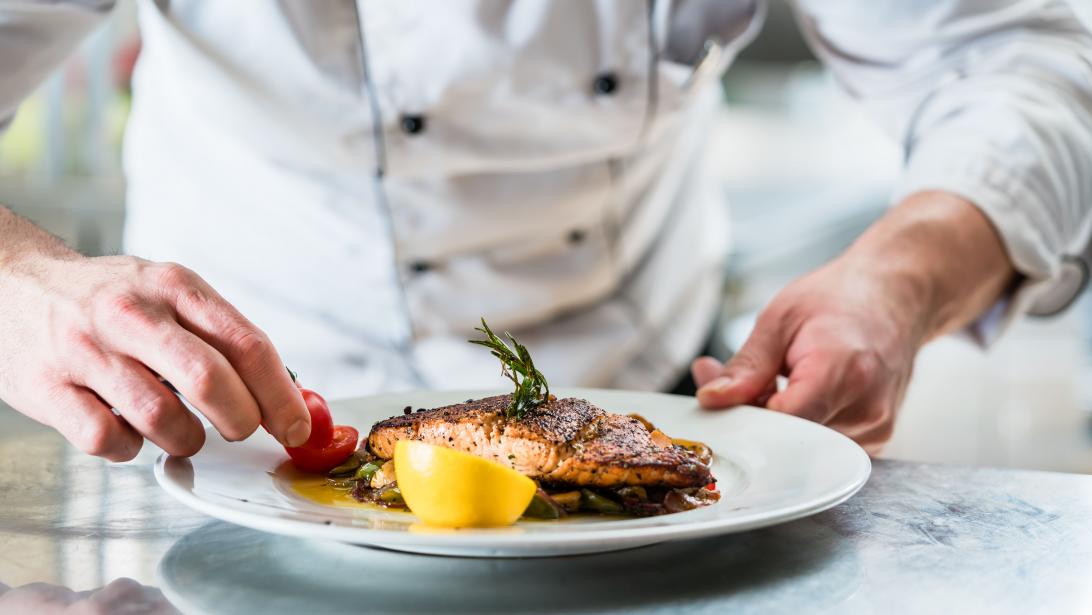 Foodjournaliste Evelien kijkt naar de moeilijkheden bij toprestaurants Foodjournaliste Evelien kijkt naar de moeilijkheden bij toprestaurants
