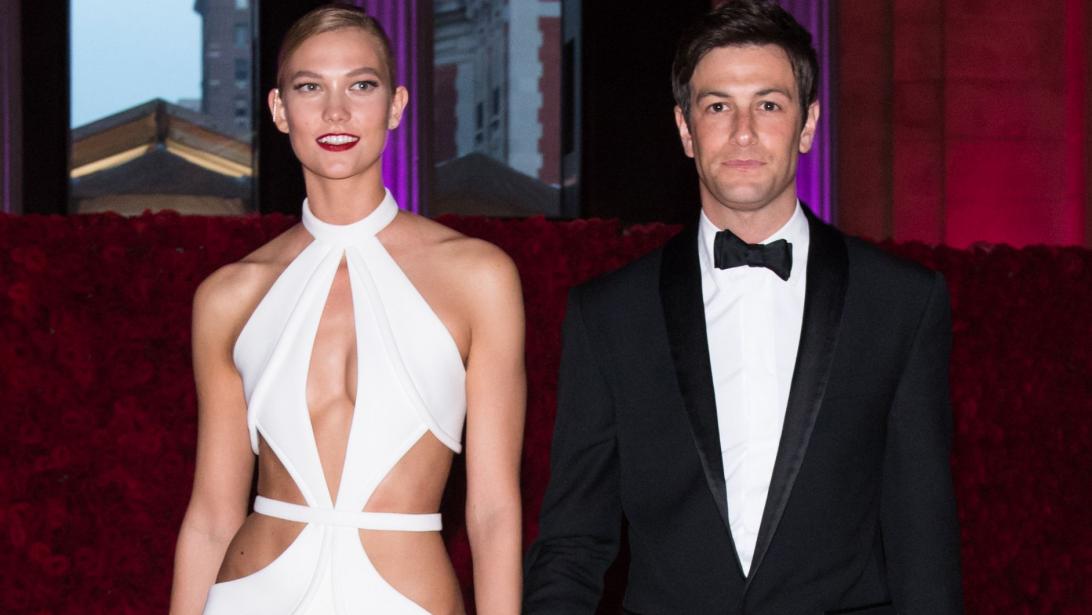 Surprise: Karlie Kloss is zonet getrouwd in Dior Surprise: Karlie Kloss is zonet getrouwd in Dior