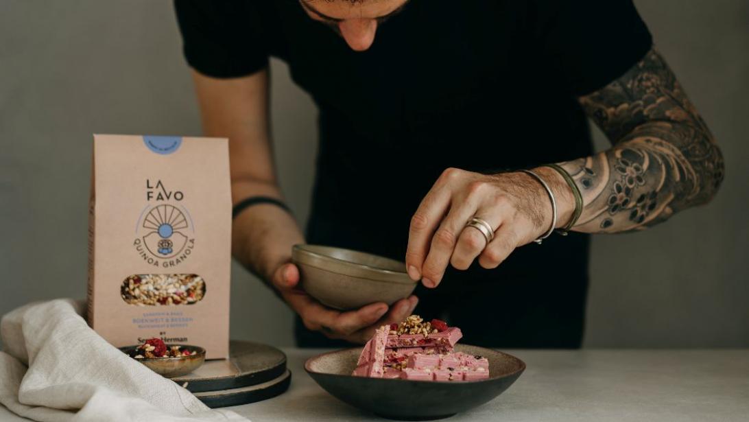 Heerlijk: La Favo lanceert drie nieuwe smaken, samen met Sergio Herman Heerlijk: La Favo lanceert drie nieuwe smaken, samen met Sergio Herman