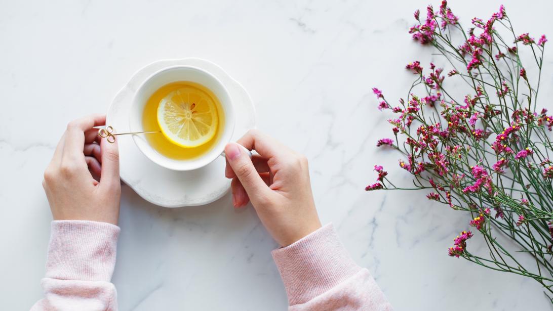 Opgeblazen gevoel? Maak dan deze post-kerstfeest detoxlimonade Opgeblazen gevoel? Maak dan deze post-kerstfeest detoxlimonade