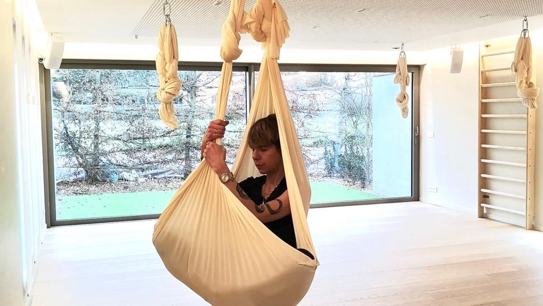 3 bonnes raisons de tester l'aerial yoga 3 bonnes raisons de tester l'aerial yoga