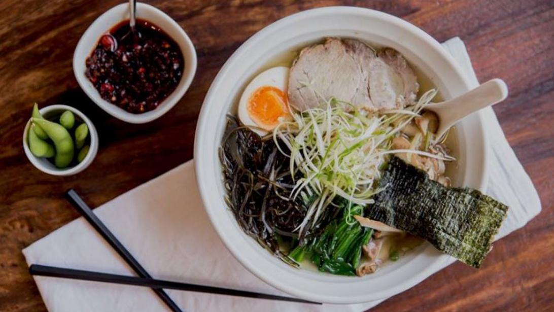 Fou Fow Ramen: heerlijk noedels slurpen uit een kom Fou Fow Ramen: heerlijk noedels slurpen uit een kom