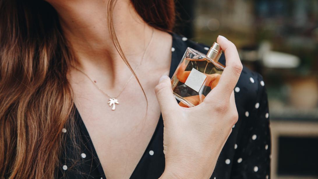 Pourquoi mon parfum ne tient-il jamais longtemps sur moi? Pourquoi mon parfum ne tient-il jamais longtemps sur moi?
