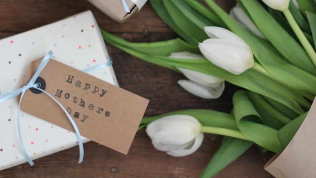 Fête des mères: 15 idées de cadeaux pour gâter votre maman Fête des mères: 15 idées de cadeaux pour gâter votre maman