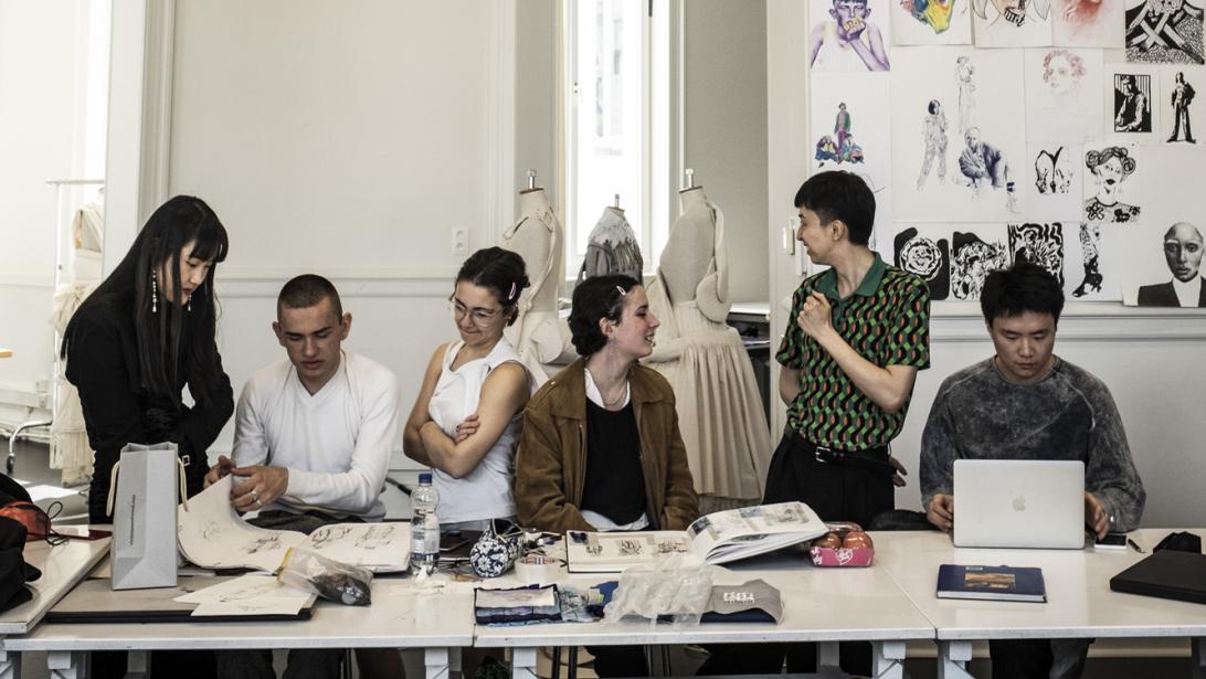 Achter de schermen van de modeschool: Modeacademie Antwerpen Achter de schermen van de modeschool: Modeacademie Antwerpen