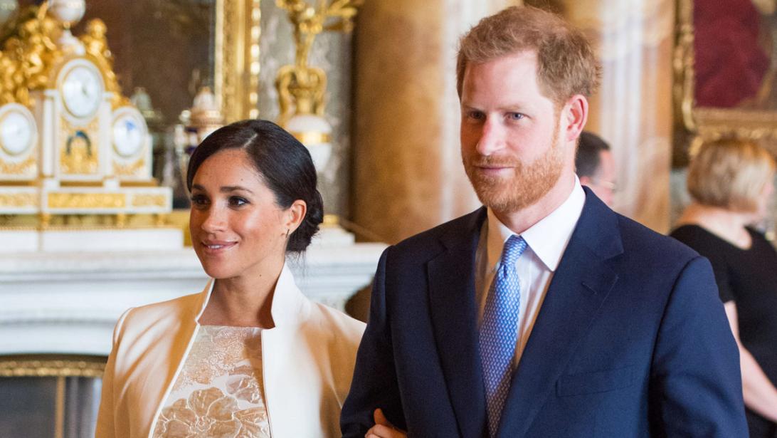Meghan Markle en Harry zetten Diana in de bloemetjes ter ere van Pride Month Meghan Markle en Harry zetten Diana in de bloemetjes ter ere van Pride Month