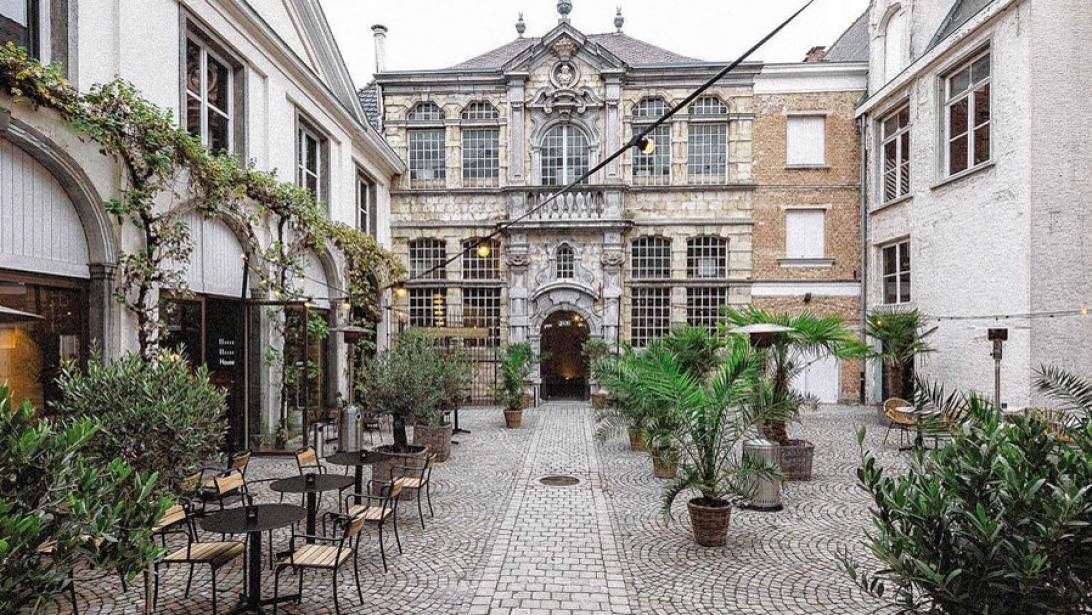 Samen werken, samen eten, samen cocktail hour houden: culinaire co-working spaces uitgetest Samen werken, samen eten, samen cocktail hour houden: culinaire co-working spaces uitgetest