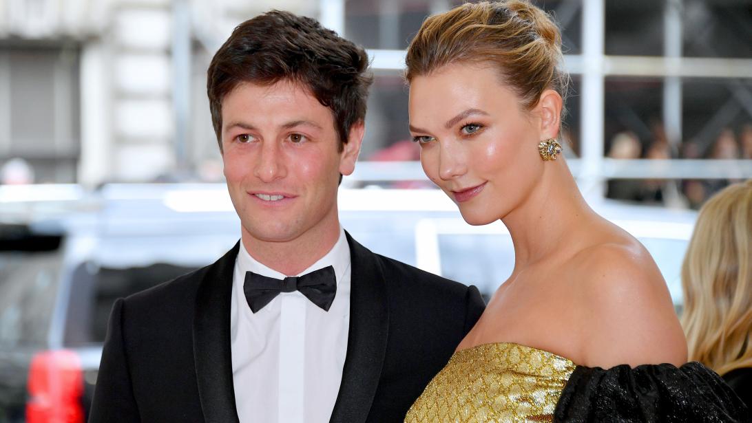 Karlie Kloss openhartig: zo is het om familiebanden te hebben met Donald Trump Karlie Kloss openhartig: zo is het om familiebanden te hebben met Donald Trump