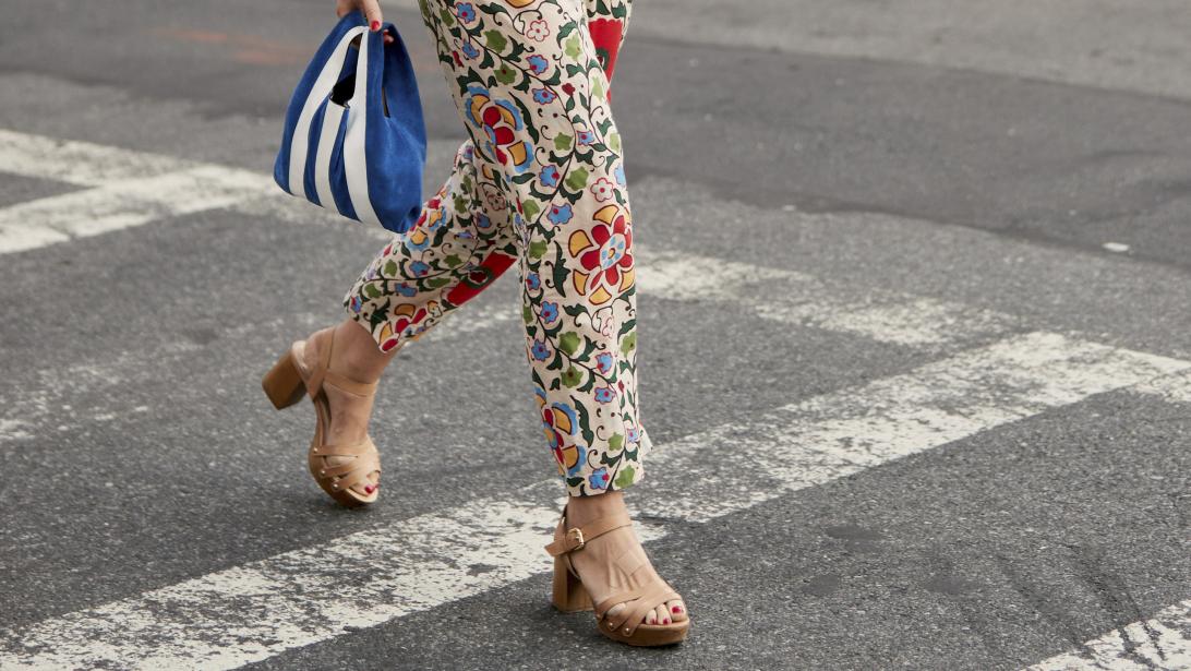 Deze schoenen draag je in de zomer best volgens een podoloog Deze schoenen draag je in de zomer best volgens een podoloog