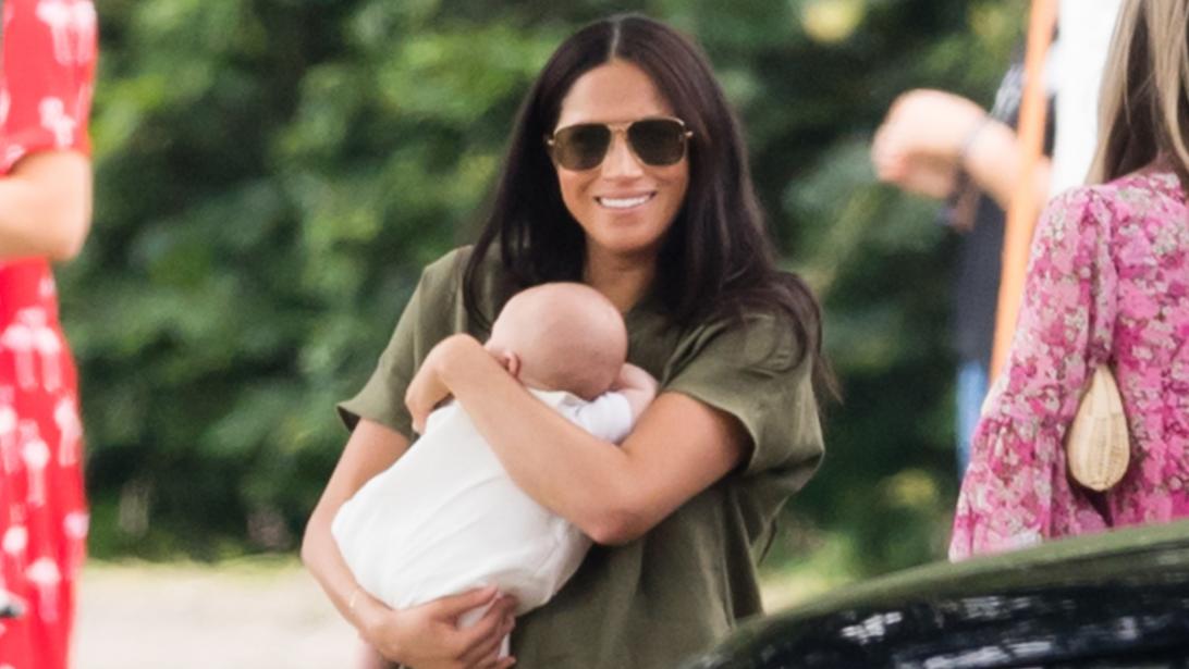Gespot: Meghan Markle met baby Archie én Kate Middleton bij polowedstrijd Harry Gespot: Meghan Markle met baby Archie én Kate Middleton bij polowedstrijd Harry