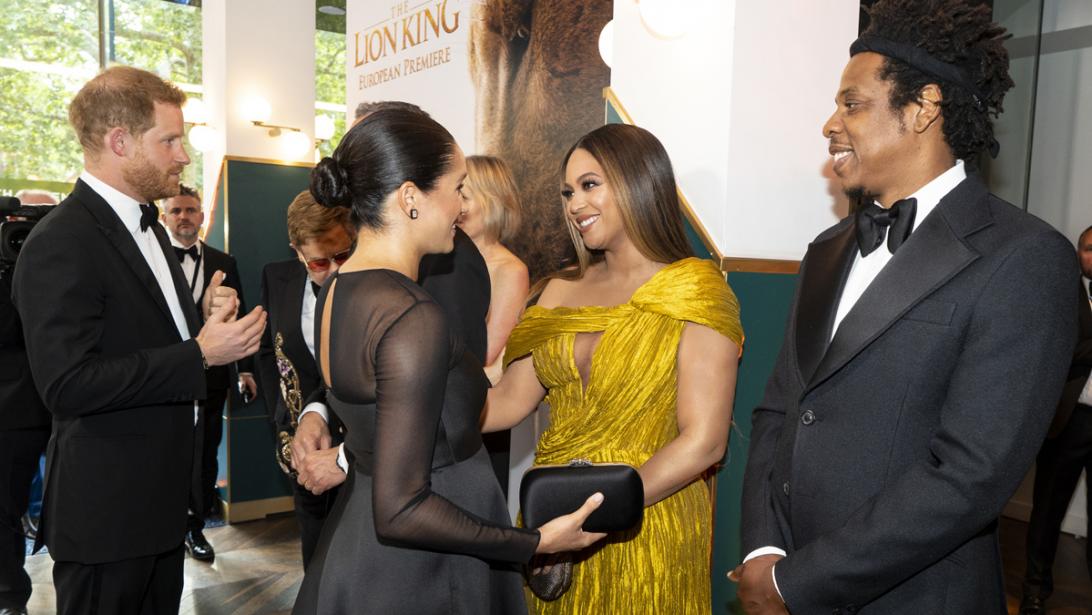 Meghan Markle en Beyoncé zij aan zij op première van The Lion King Meghan Markle en Beyoncé zij aan zij op première van The Lion King