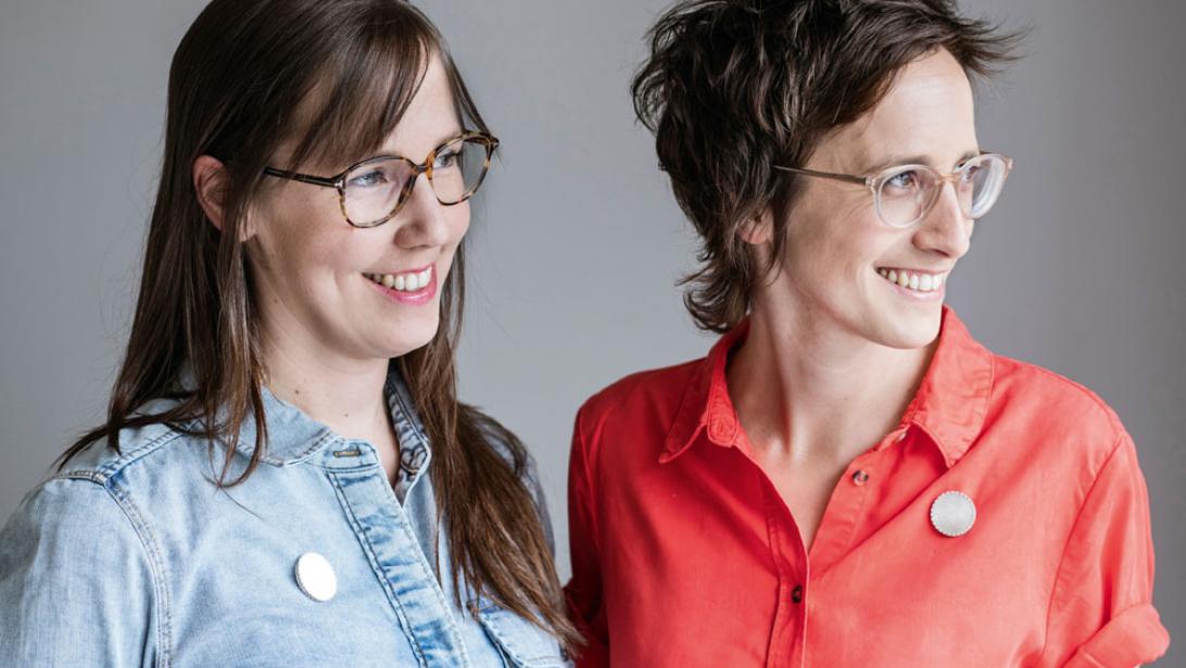 Er is liefde na de dood: De mama van Elise en Tineke liet voor hen beide een gepersonaliseerde broche achter Er is liefde na de dood: De mama van Elise en Tineke liet voor hen beide een gepersonaliseerde broche achter