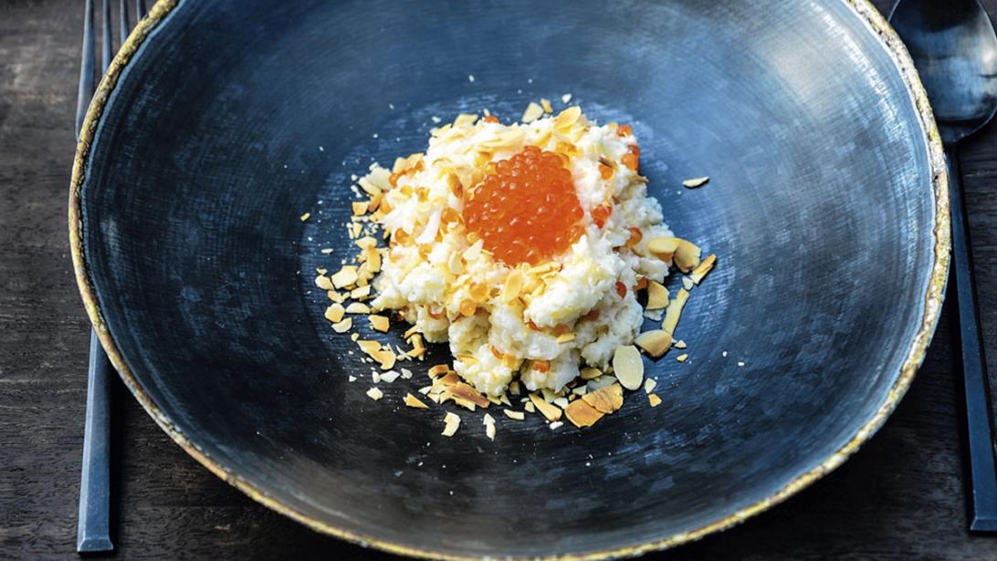 Lekker geroosterd: bloemkoolpuree met foreleitjes en amandelschilfers Lekker geroosterd: bloemkoolpuree met foreleitjes en amandelschilfers