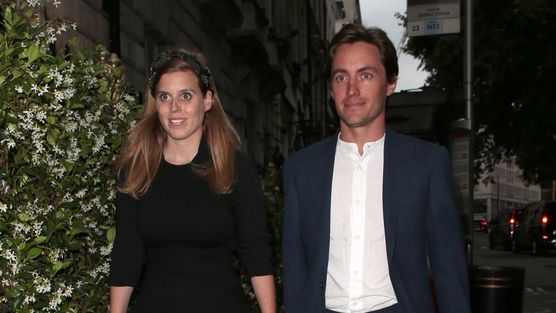 HOERA: Britse prinses Beatrice verlooft zich met haar Italiaanse zakenman HOERA: Britse prinses Beatrice verlooft zich met haar Italiaanse zakenman