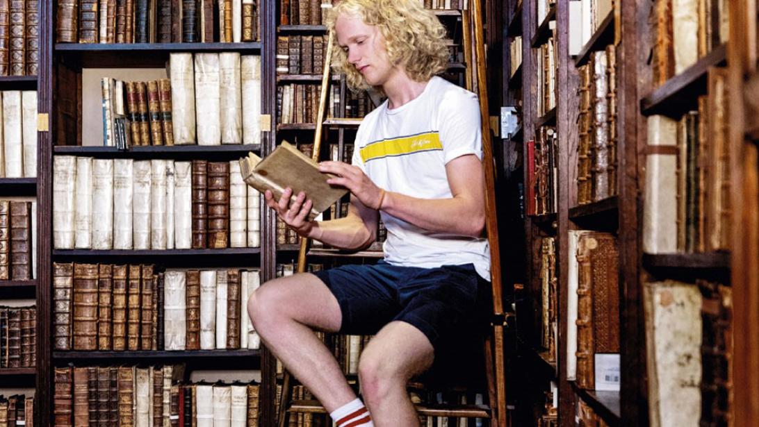 Zot veel talent: Selattin (18) werd in ‘Iedereen Beroemd’ gekroond tot ‘Homo Universalis’ Zot veel talent: Selattin (18) werd in ‘Iedereen Beroemd’ gekroond tot ‘Homo Universalis’