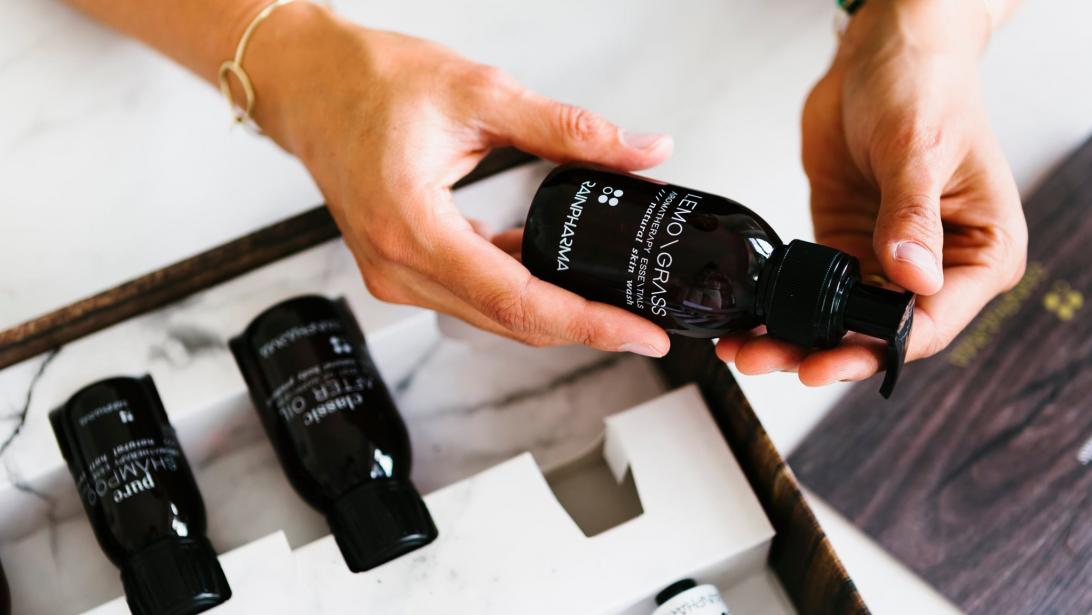 Alleen al voor deze RainPharma goodiebag (t.w.v. € 149!) wil je ons volgend Feeling Forward event niet missen Alleen al voor deze RainPharma goodiebag (t.w.v. € 149!) wil je ons volgend Feeling Forward event niet missen