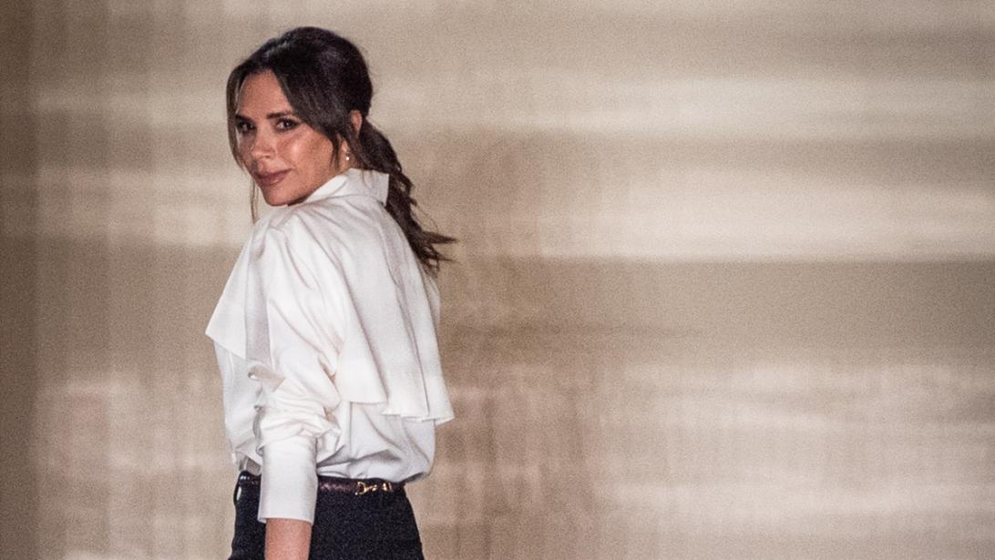 Backstage bij Victoria Beckham: budget nagellakje in de perfecte lentekleuren Backstage bij Victoria Beckham: budget nagellakje in de perfecte lentekleuren