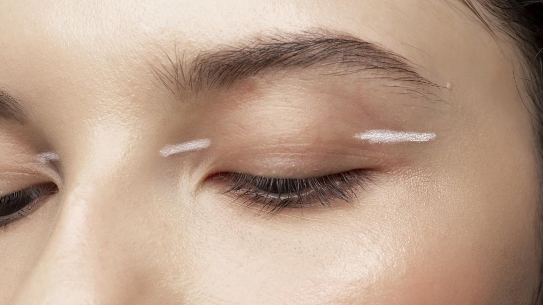 Beauté: comment adopter la tendance "floating liner"? Beauté: comment adopter la tendance "floating liner"?