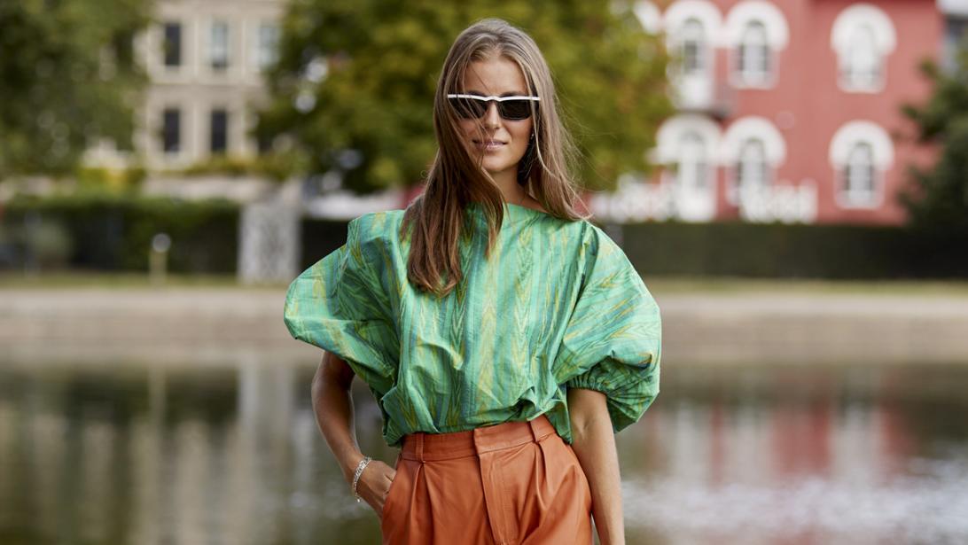 Ce chemisier oversize et rétro est la pièce mode cool du moment Ce chemisier oversize et rétro est la pièce mode cool du moment