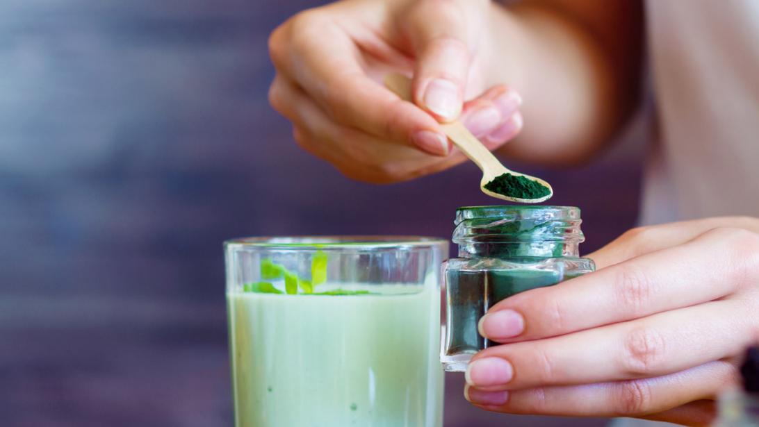 Experten aan het woord: Is spirulina een dure hype of zijn er toch voordelen? Experten aan het woord: Is spirulina een dure hype of zijn er toch voordelen?