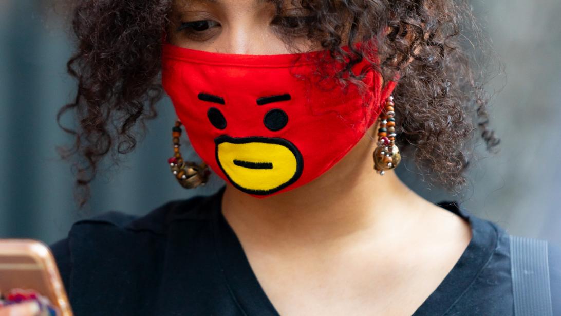 De enige juiste manier om je mondmasker te dragen De enige juiste manier om je mondmasker te dragen