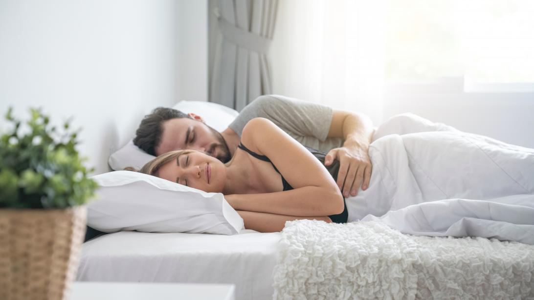 Daarom kiezen muggen altijd jou eruit (en niet jouw partner) Daarom kiezen muggen altijd jou eruit (en niet jouw partner)