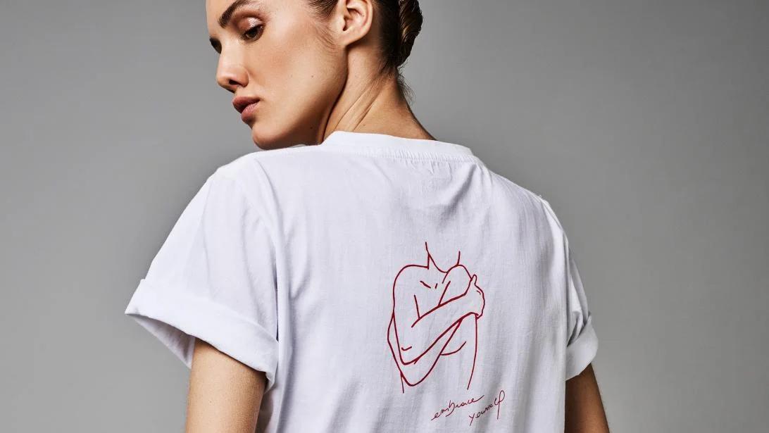 Onze moderedactie tipt: zo draag je onze Feeling x Thelma & Louise T-shirt Onze moderedactie tipt: zo draag je onze Feeling x Thelma & Louise T-shirt