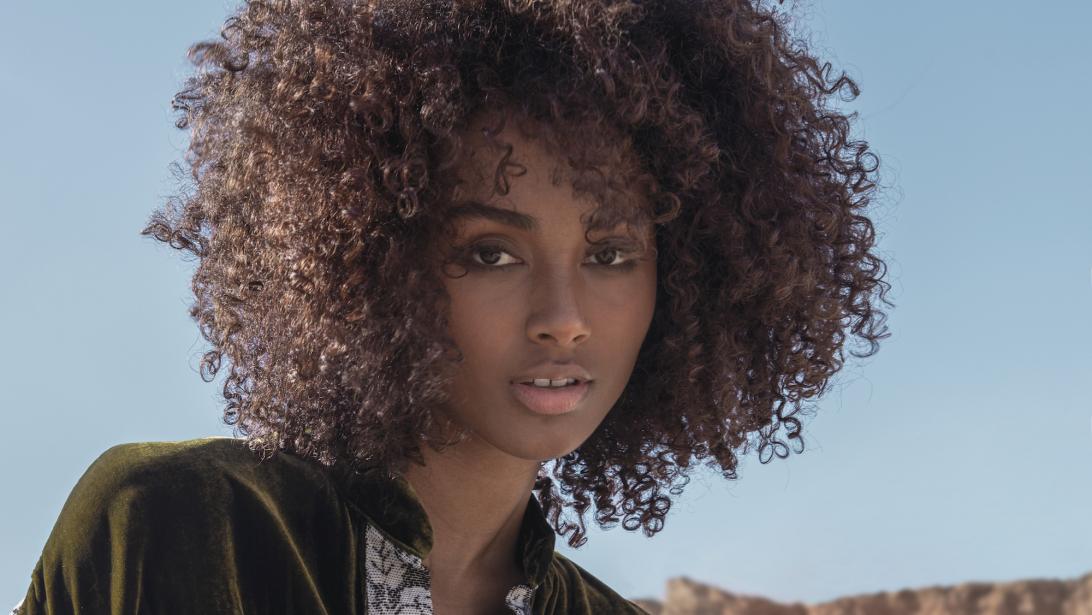 Soleil, chaleur, sel... Les conseils de pro pour protéger vos cheveux en été Soleil, chaleur, sel... Les conseils de pro pour protéger vos cheveux en été