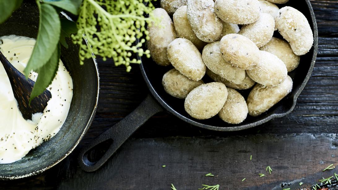 Recept: gebakken krielaardappelen in zoutkorst Recept: gebakken krielaardappelen in zoutkorst