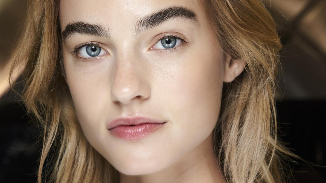 Make-up: 3 astuces qui vont vous rajeunir en un clin d'oeil Make-up: 3 astuces qui vont vous rajeunir en un clin d'oeil