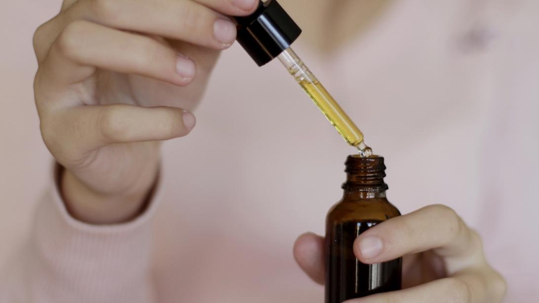 Hennep in beautyproducten: het nieuwe wonderingrediënt? Hennep in beautyproducten: het nieuwe wonderingrediënt?