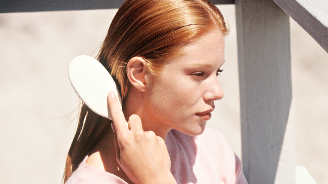 Nos astuces pour lutter contre la perte de cheveux automnale Nos astuces pour lutter contre la perte de cheveux automnale