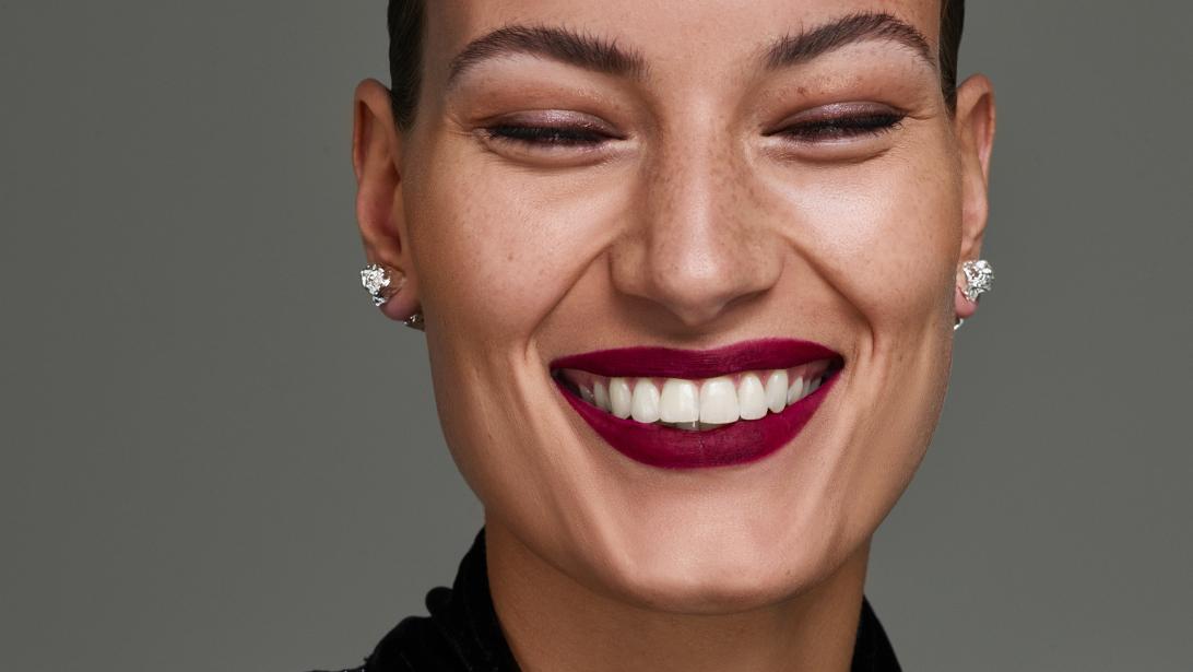 Maak je feestklaar: zo blijft je statement lipstick éxtra lang zitten Maak je feestklaar: zo blijft je statement lipstick éxtra lang zitten