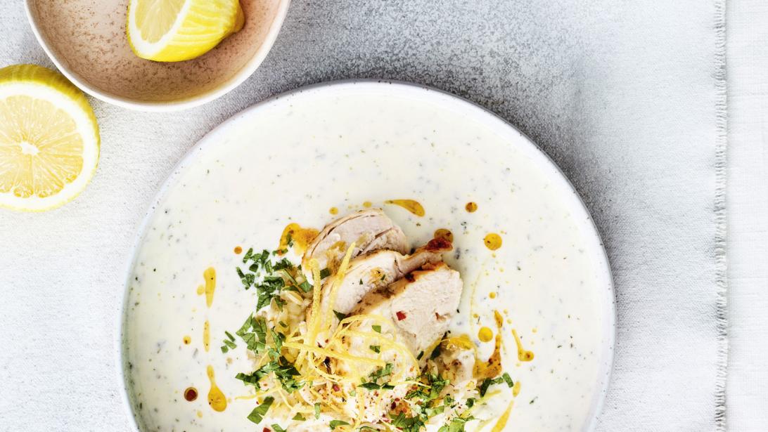Recept bomvol vitamine C: geroosterde citroenkip met yoghurtsoep en pikante olie Recept bomvol vitamine C: geroosterde citroenkip met yoghurtsoep en pikante olie