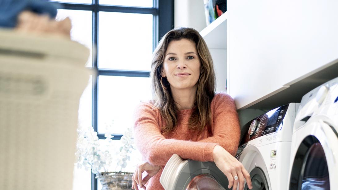 Thuisblijfmama Emmely: "Eindelijk is er tijd om écht te praten en knuffelen met mijn kinderen" Thuisblijfmama Emmely: "Eindelijk is er tijd om écht te praten en knuffelen met mijn kinderen"