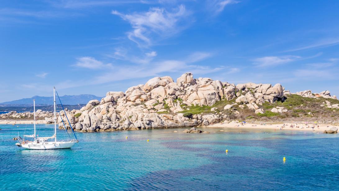 Vakantie in zicht! Deze Europese eilanden bereik je enkel met de boot Vakantie in zicht! Deze Europese eilanden bereik je enkel met de boot