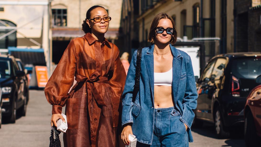 Deze outfits met jeans willen we anno 2021 copy-pasten Deze outfits met jeans willen we anno 2021 copy-pasten